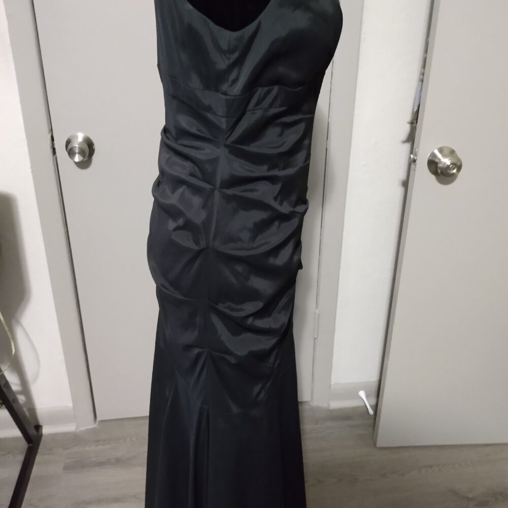 Dress - Picture 4 of 9